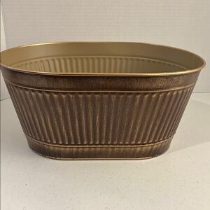 Bronze colored Ribbed Metal Planter/Storage